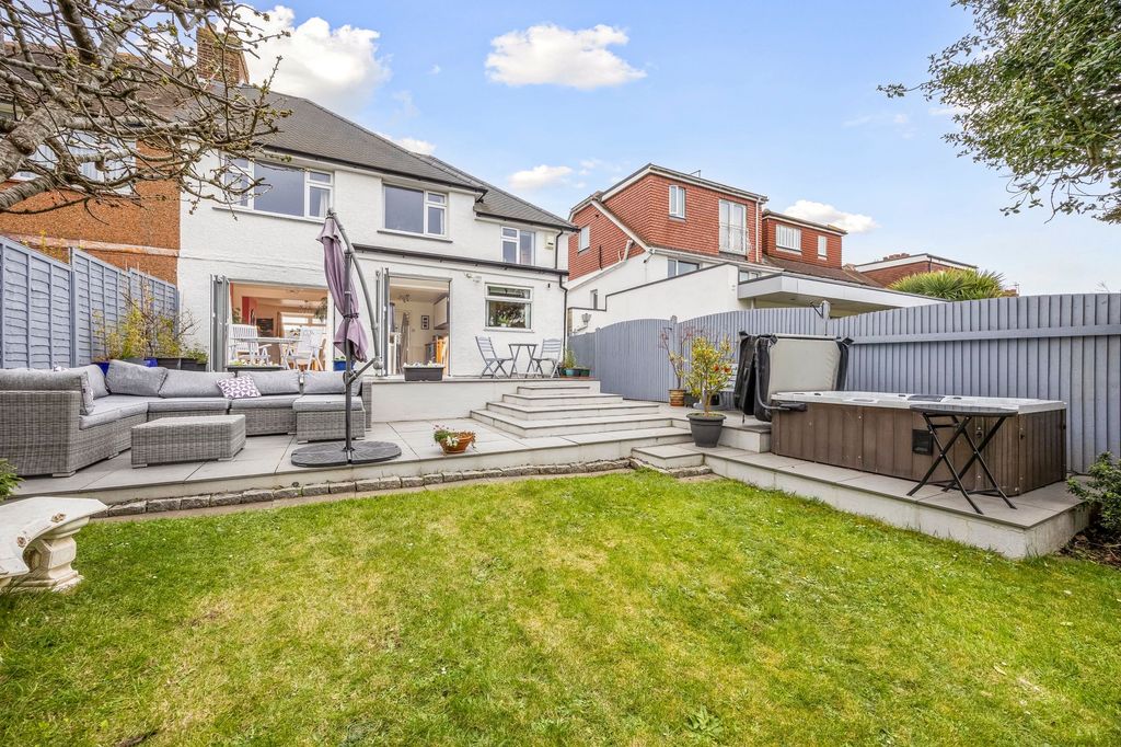 Property photo 2 of 19