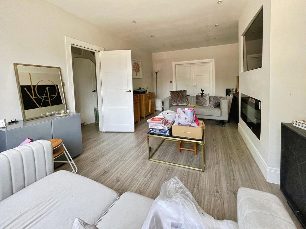 Property photo 2 of 16 Pbox-Img.Jpg