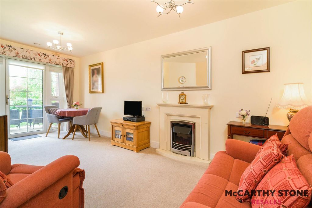 Property photo 3 of 17 03liv_Dsc03540-1.Jpg