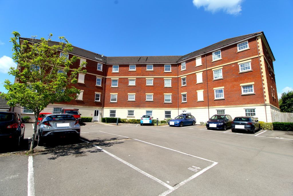 Property photo 1 of 9 Apartment Block