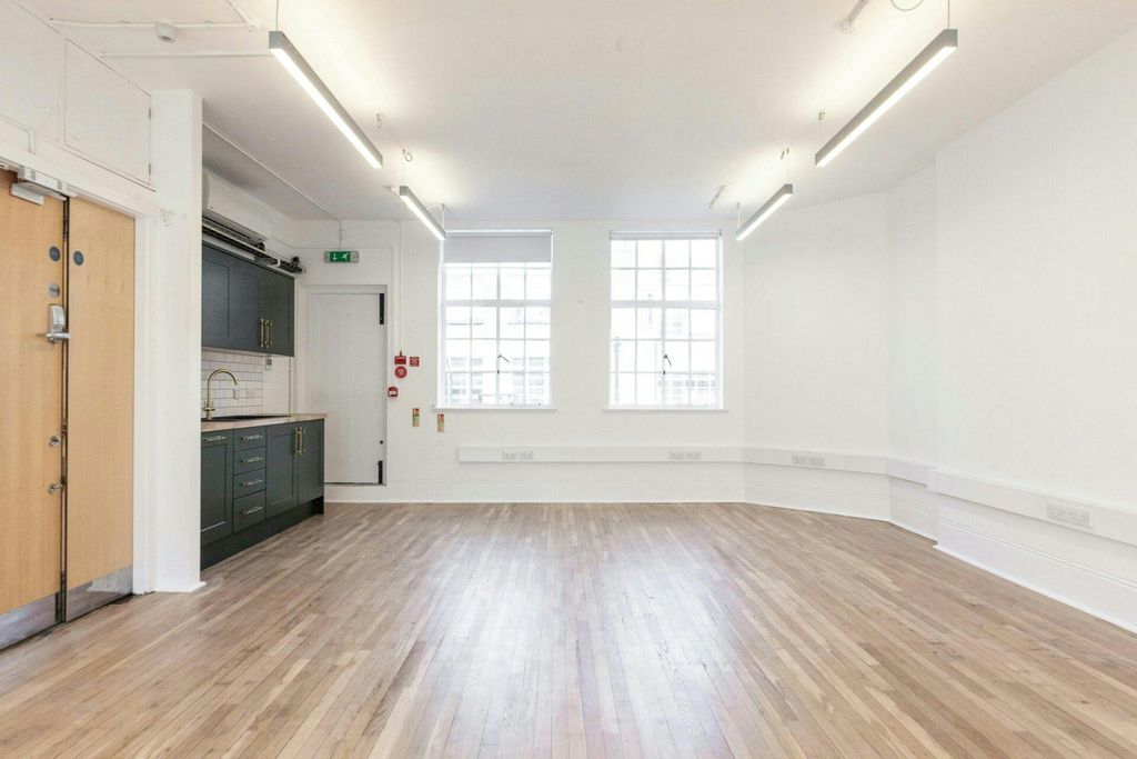 Property photo 2 of 9 Margaret St 6.Jpg