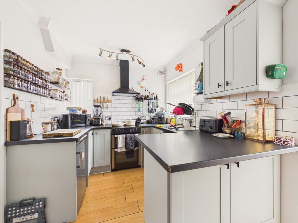 Property photo 3 of 12 5291936