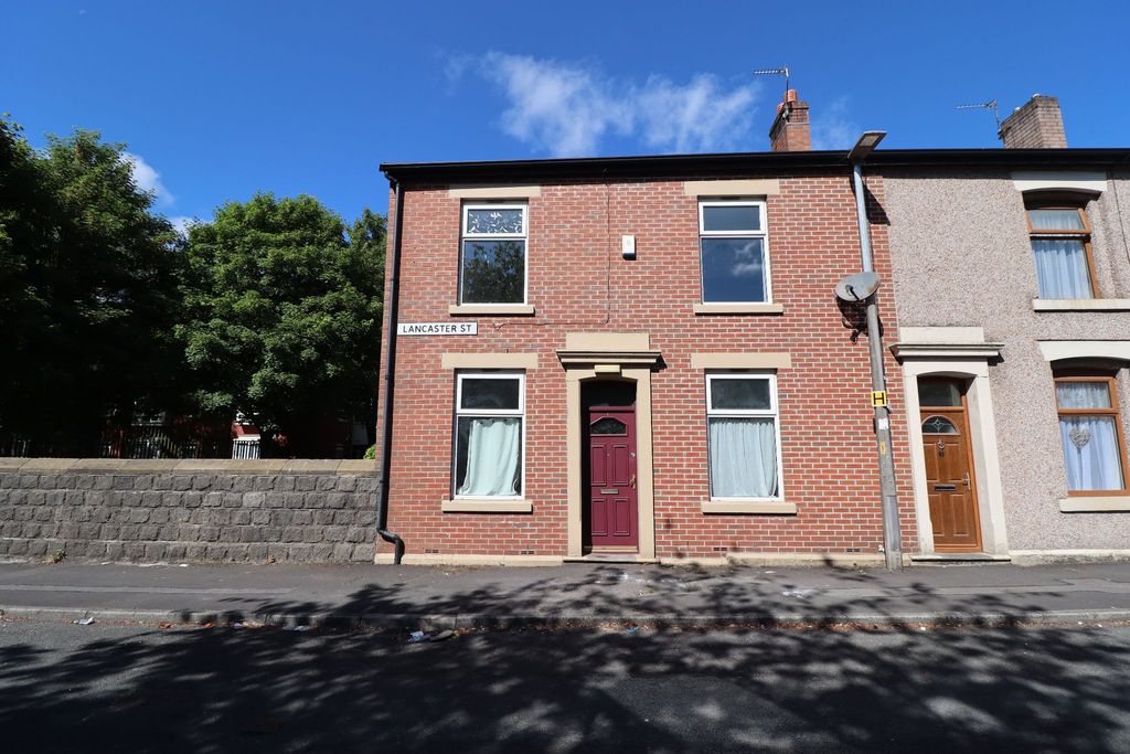 Property photo 2 of 16 Photograph 2