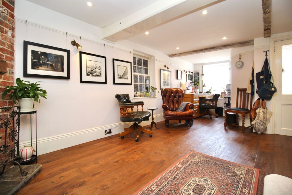 Property photo 3 of 40