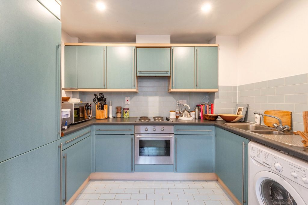 Property photo 2 of 10