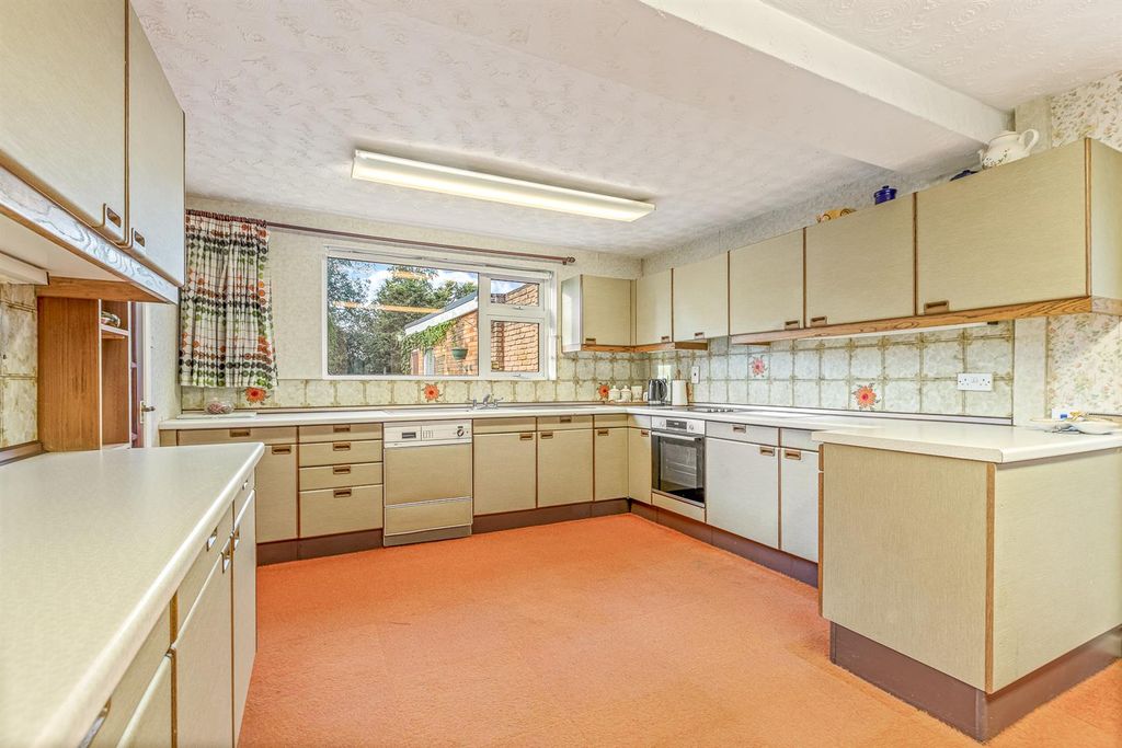 Property photo 3 of 25 Kitchen Area
