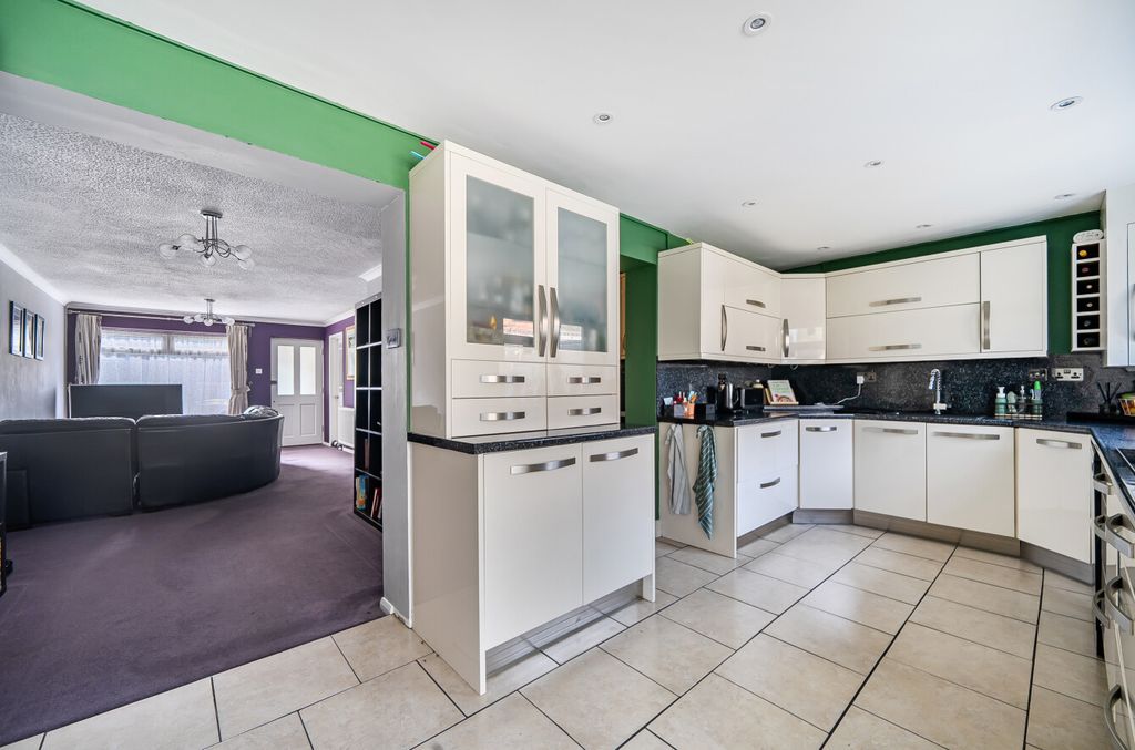 Property photo 3 of 17 1429510-9-69c1294...