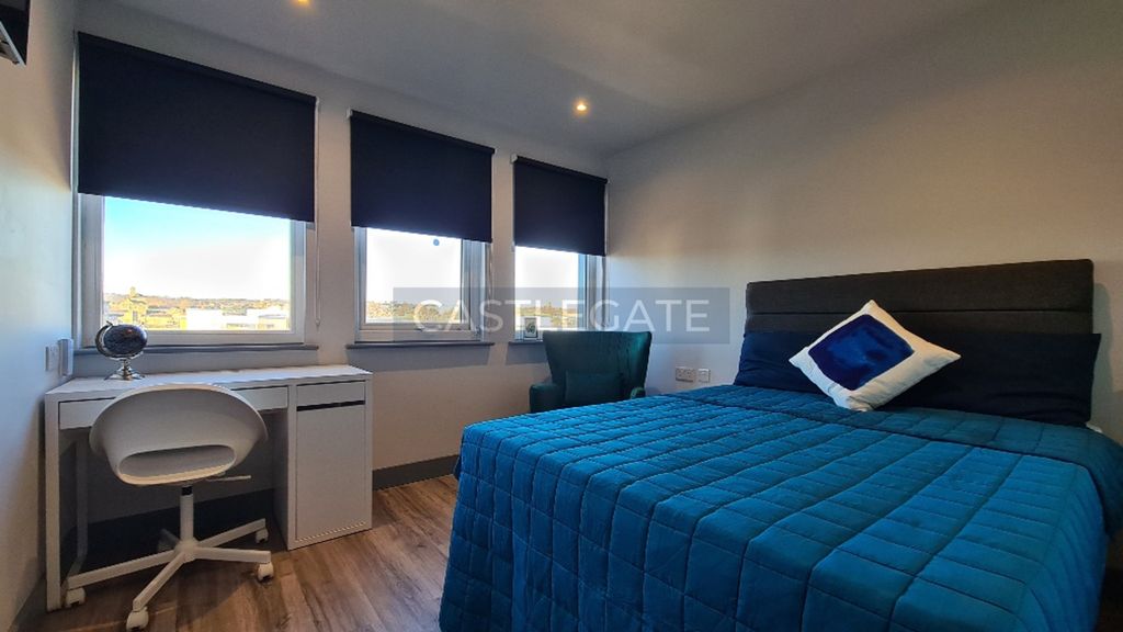 Property photo 1 of 18 Renaissance Works, Room 105, 106, 107, 108, 103 New Street, Huddersfield
