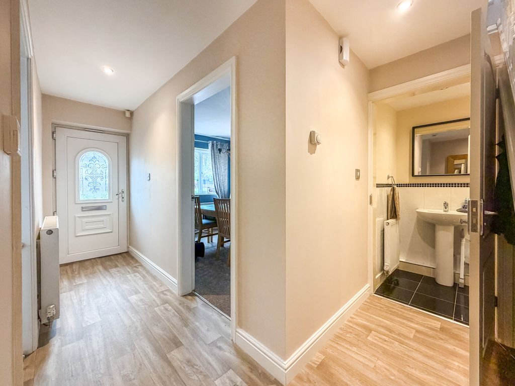 Property photo 3 of 30 Entrance Hallway