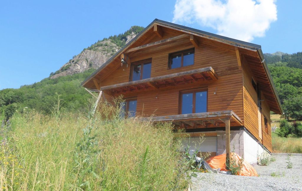 Property photo 1 of 9 Chalet For Sale In V