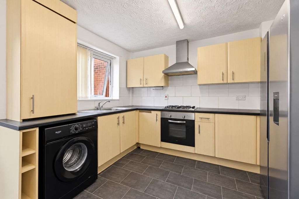 Property photo 3 of 11 Kitchen.Png