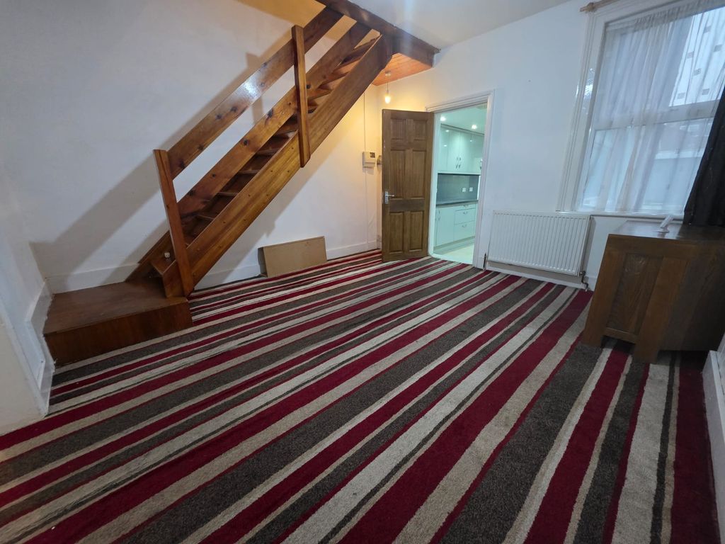 Property photo 3 of 20 Img-20251114-Wa0516