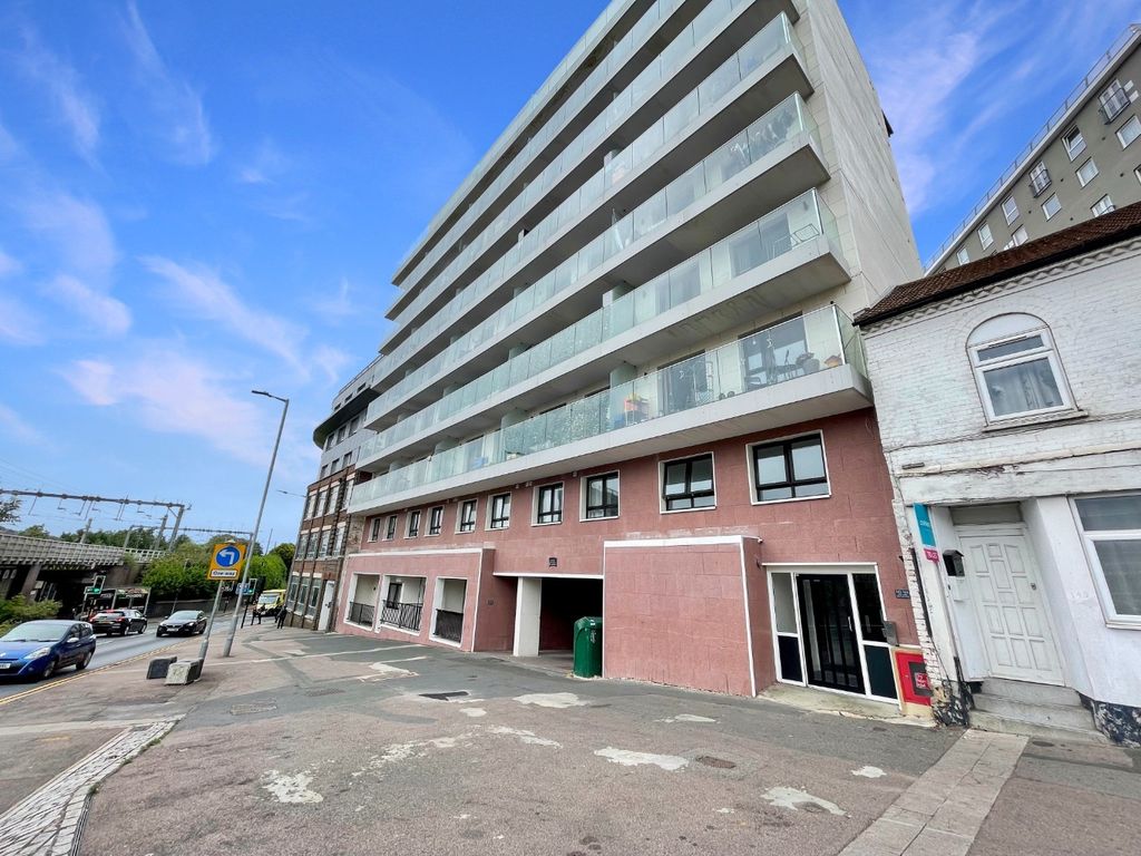 Property photo 1 of 6 3992250