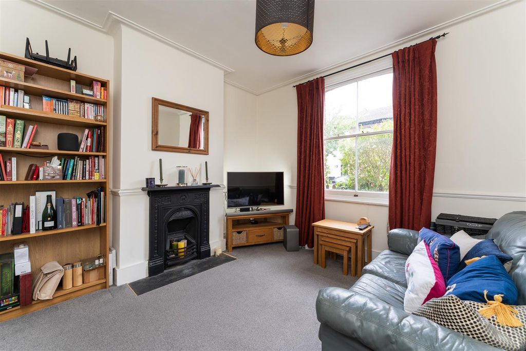 Property photo 2 of 13