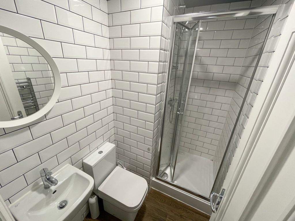Property photo 2 of 5 58 Halsbury (2)