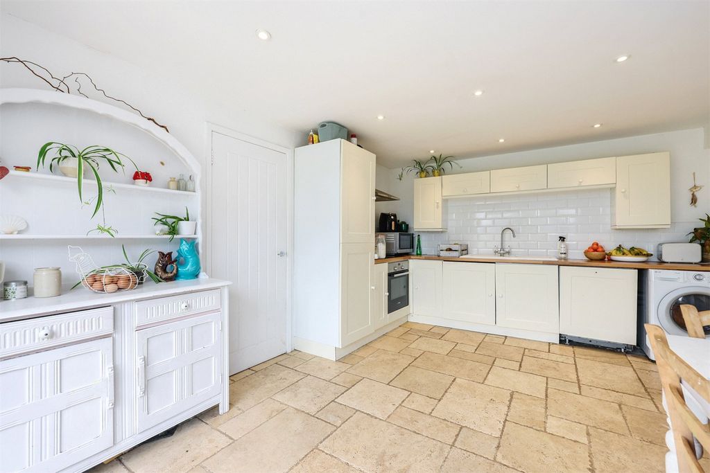 Property photo 3 of 18 Picture No. 15