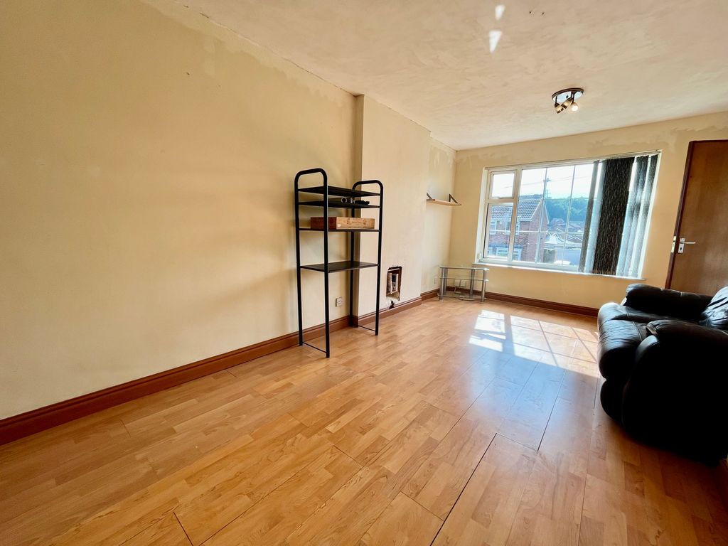 Property photo 3 of 8 Image