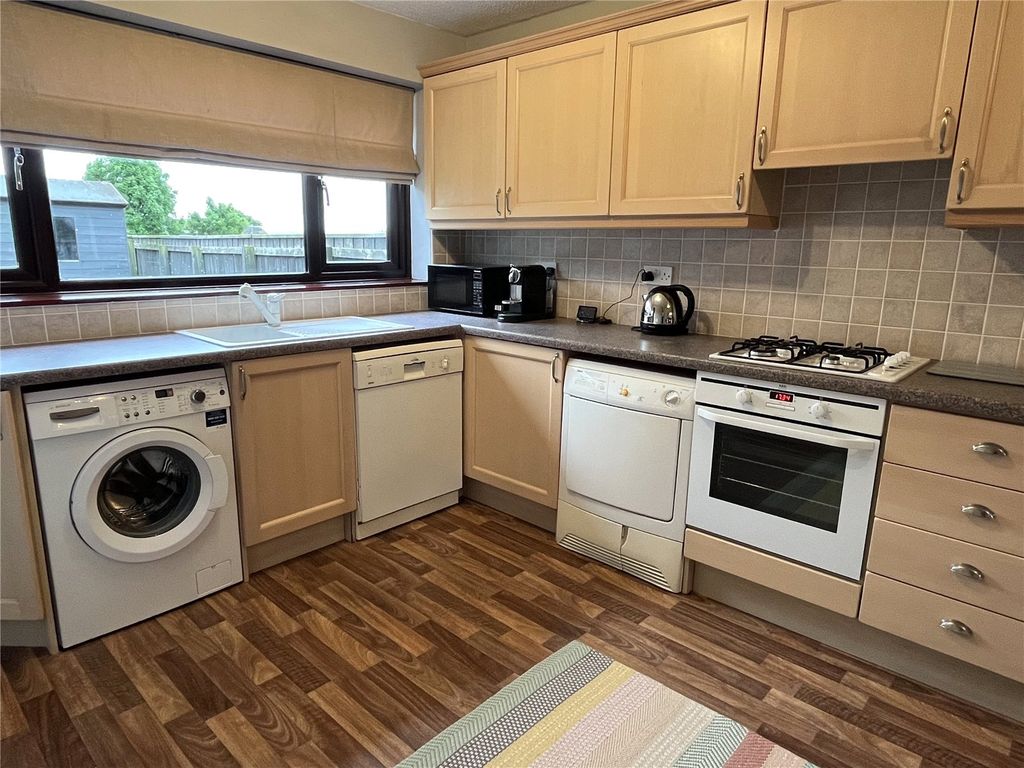 Property photo 2 of 15 Picture No. 27