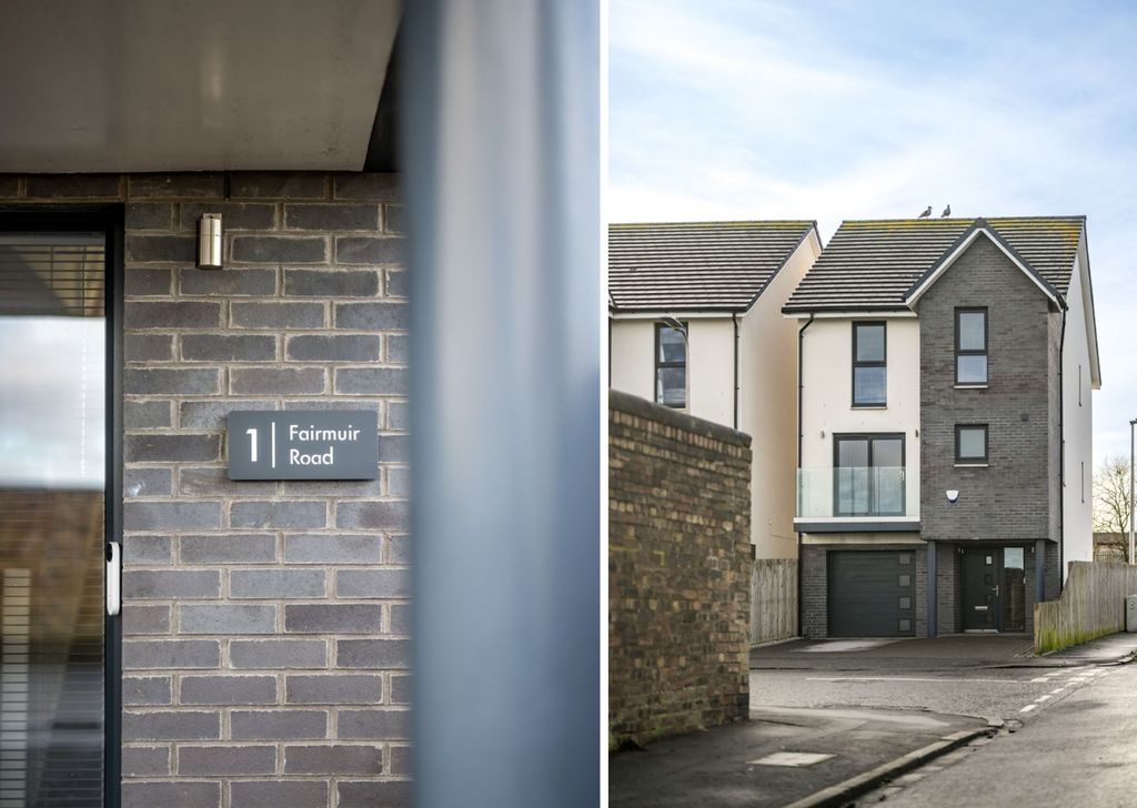 Property photo 2 of 18