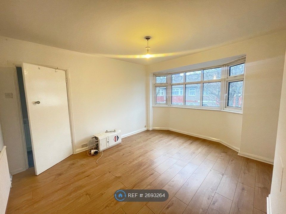 Property photo 1 of 8 Bedroom 1