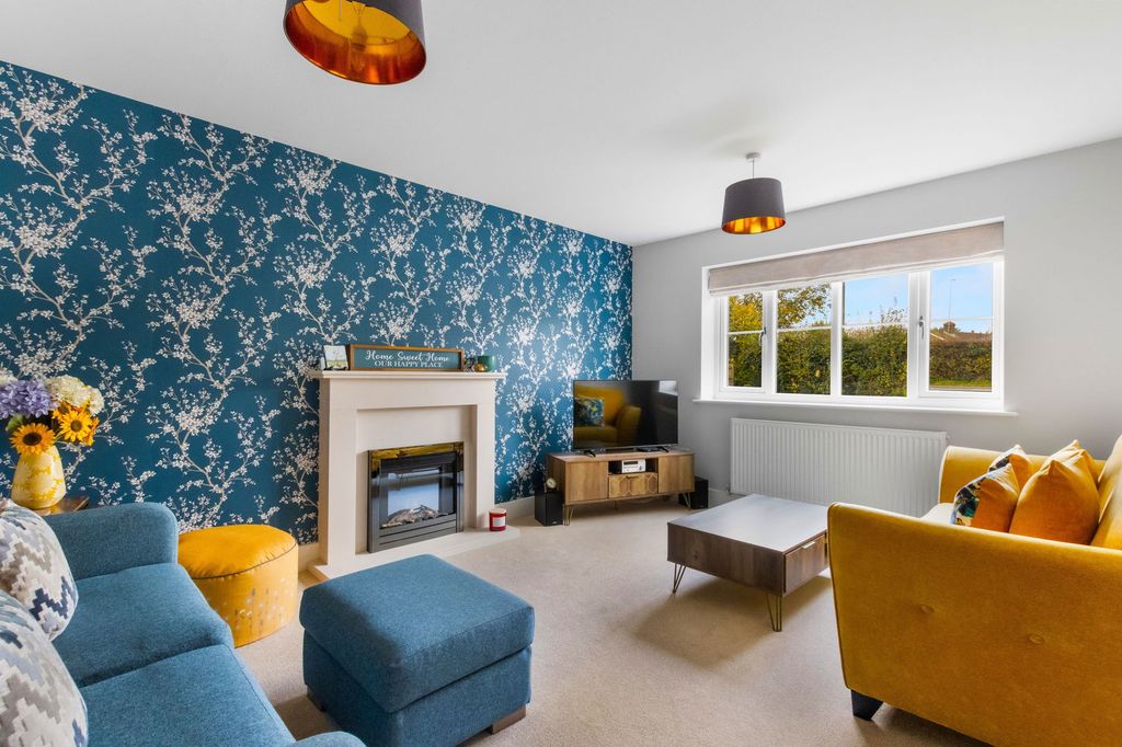 Property photo 3 of 18