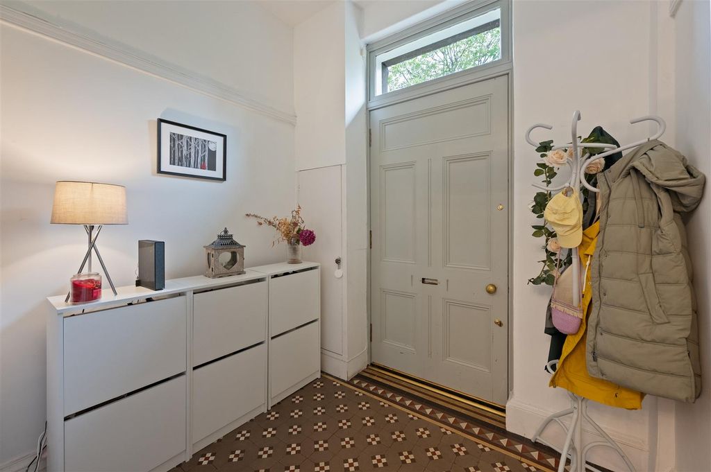 Property photo 3 of 39 112Pilmuirstreet005.Jpg