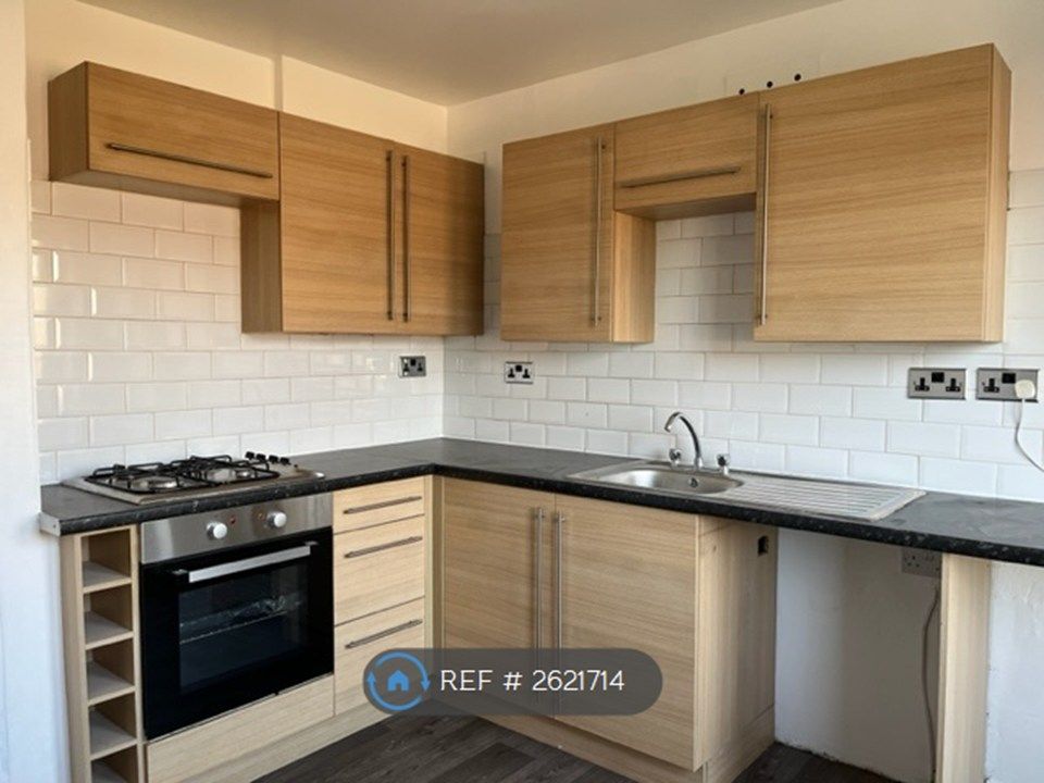 Property photo 2 of 9 Kitchen