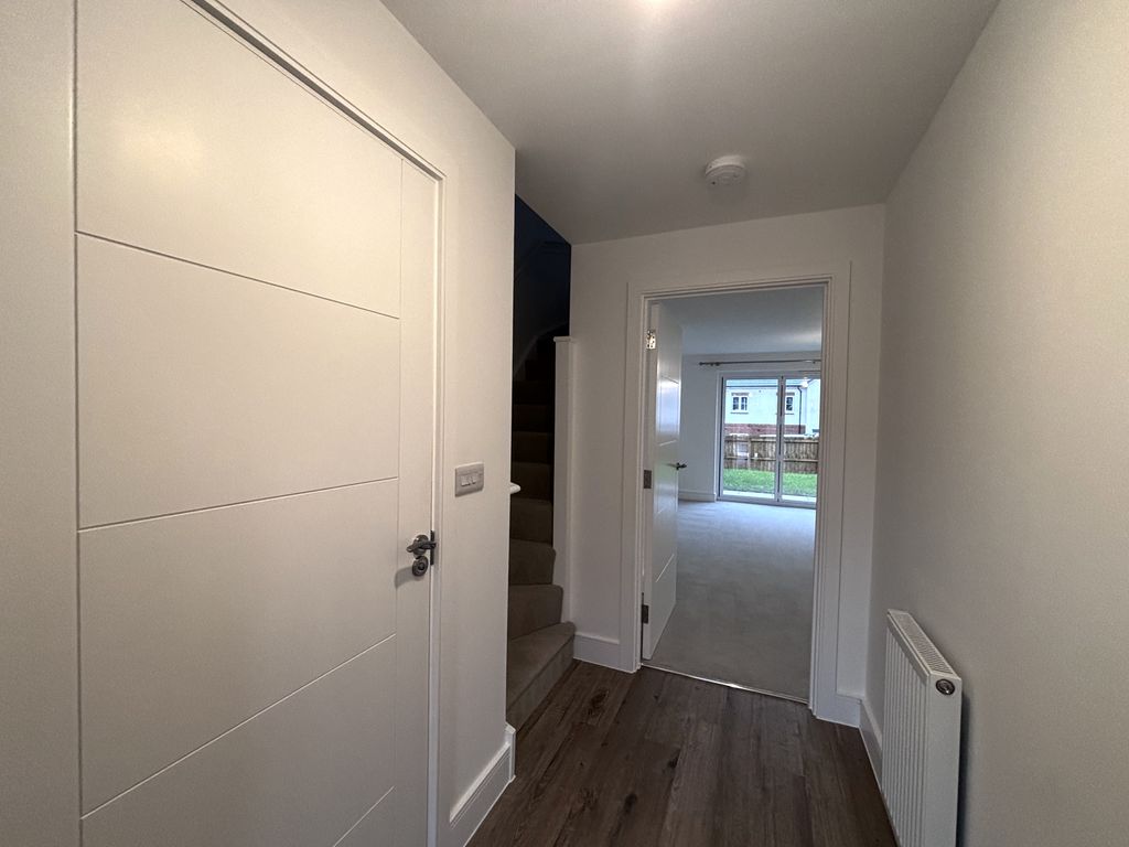 Property photo 2 of 11 Entrance