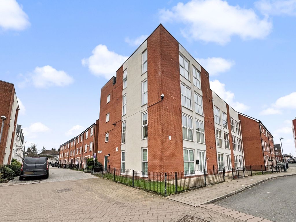 Property photo 2 of 25