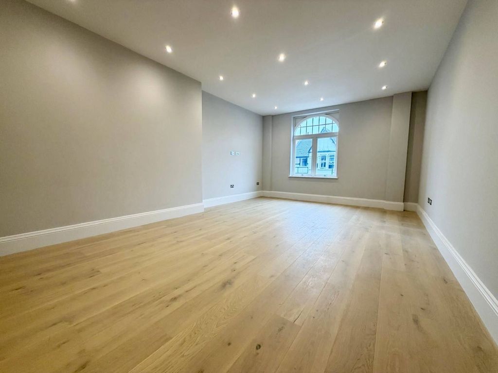 Property photo 2 of 11 Gallery