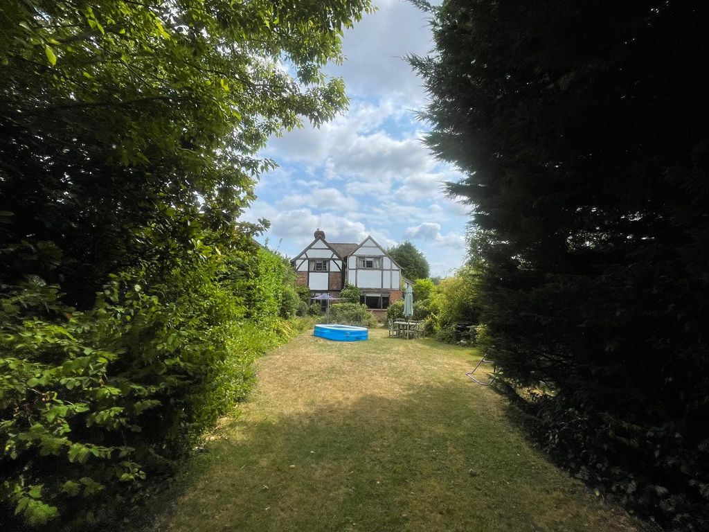 Property photo 2 of 16