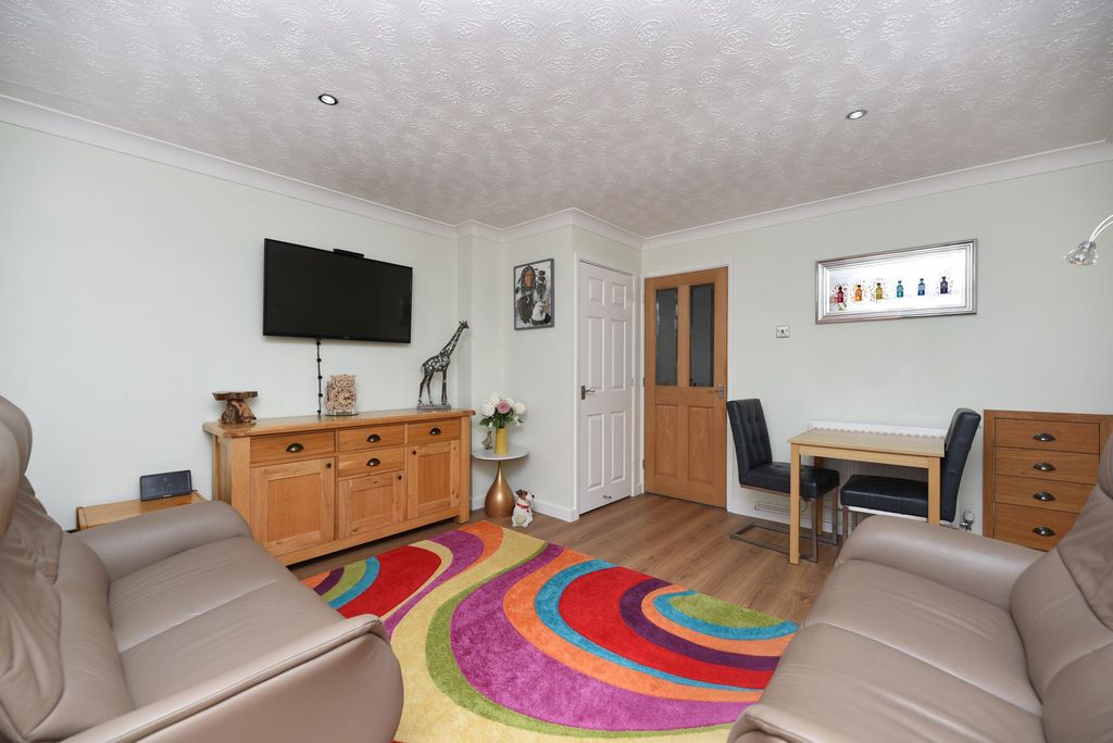 Property photo 3 of 11