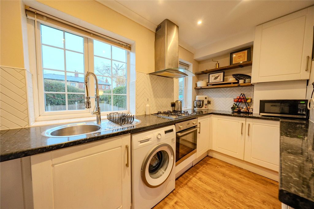 Property photo 3 of 16 Picture 3