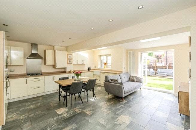 Property photo 3 of 16 Kitchen/Lounge Room