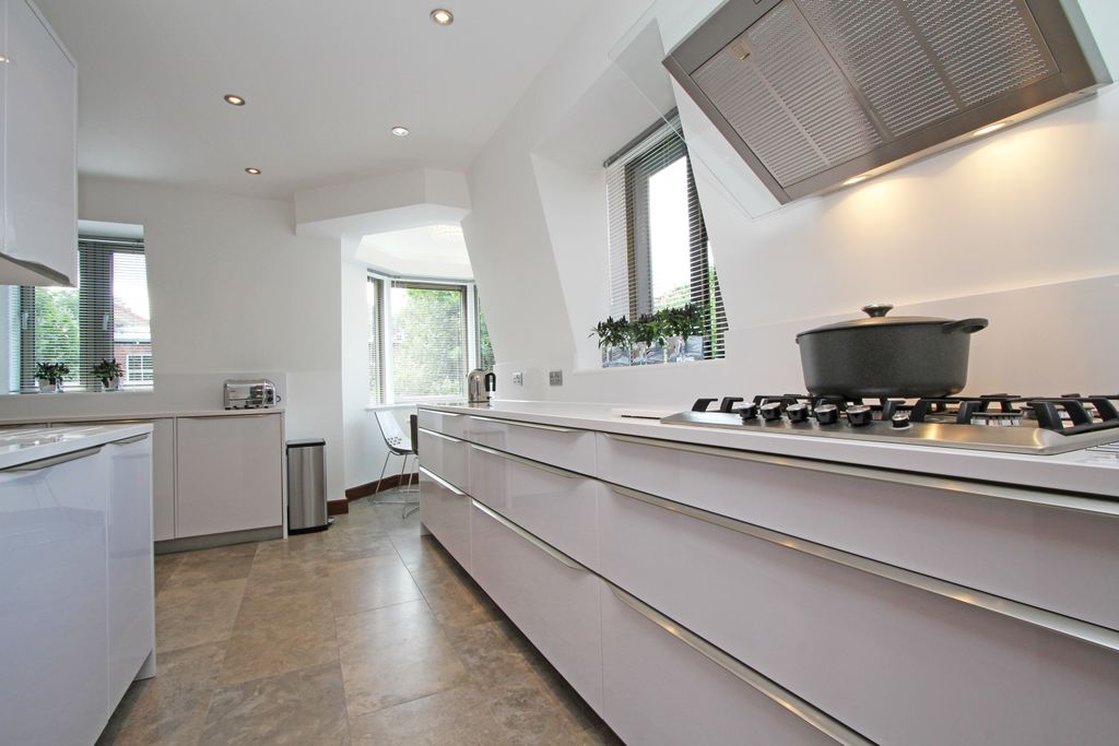 Property photo 3 of 14 Kitchen
