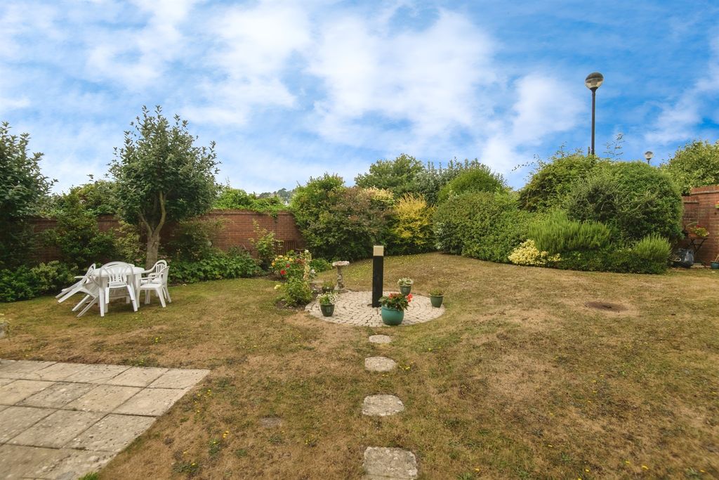 Property photo 2 of 11