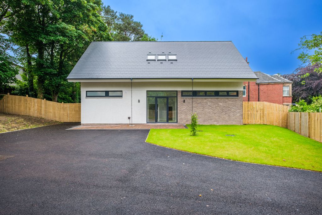 Property photo 1 of 30