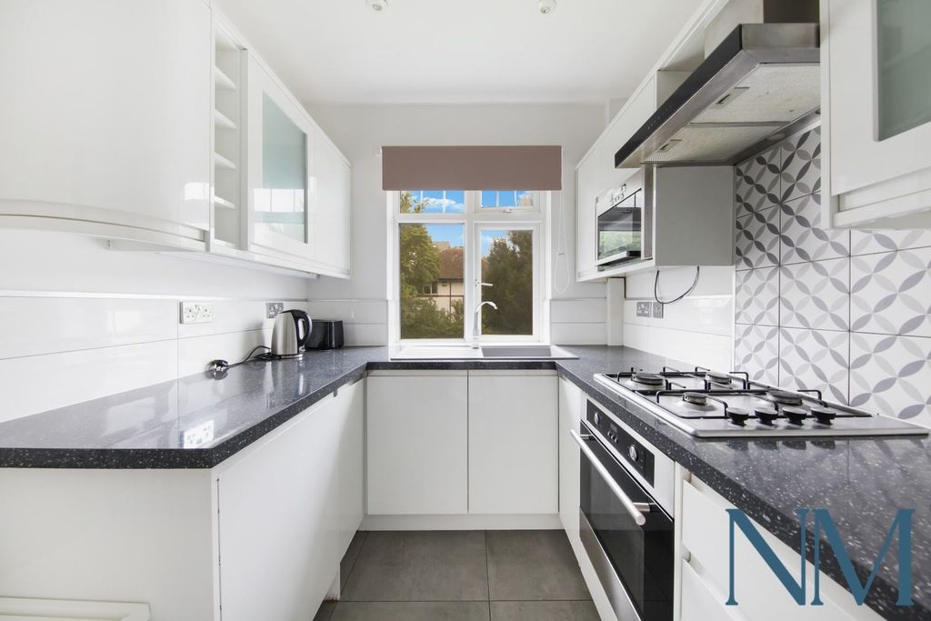 Property photo 2 of 12 Gallery