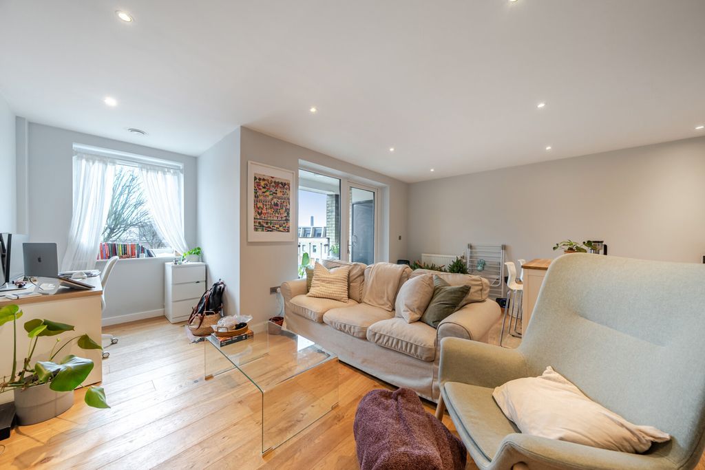 Property photo 2 of 21 Reception