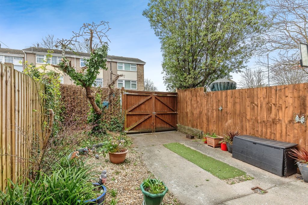 Property photo 3 of 15