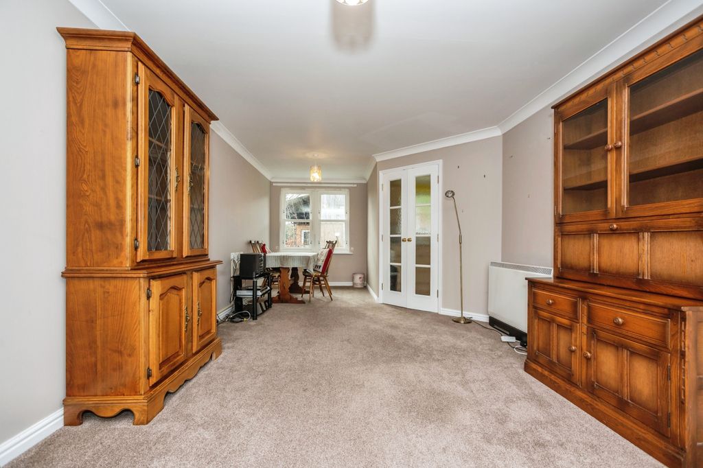 Property photo 2 of 11 Lounge
