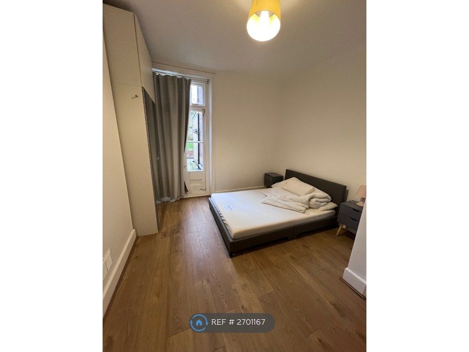 Property photo 3 of 12 Main Bedroom