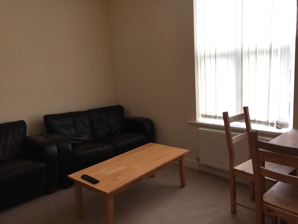 Property photo 3 of 10 Photograph 2