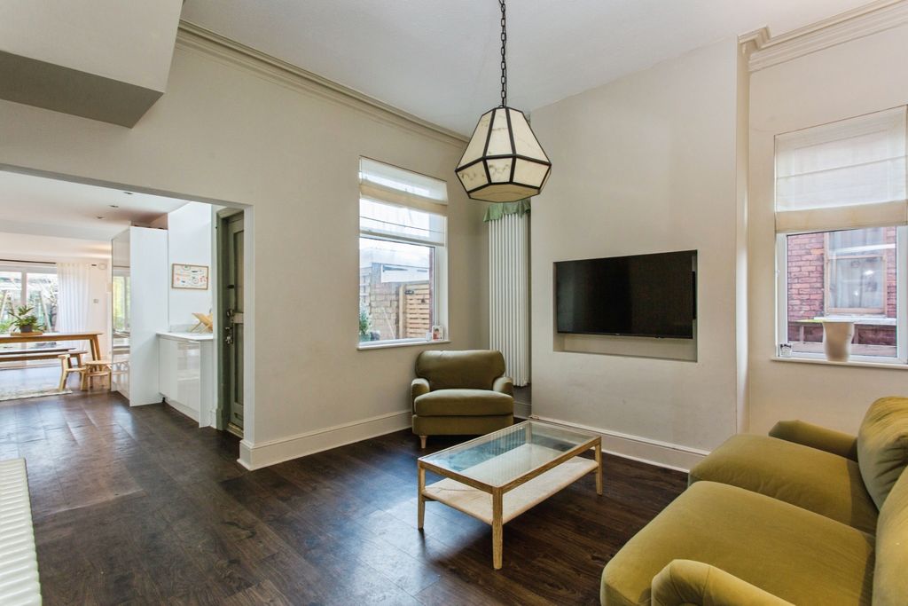 Property photo 2 of 18 Family Room