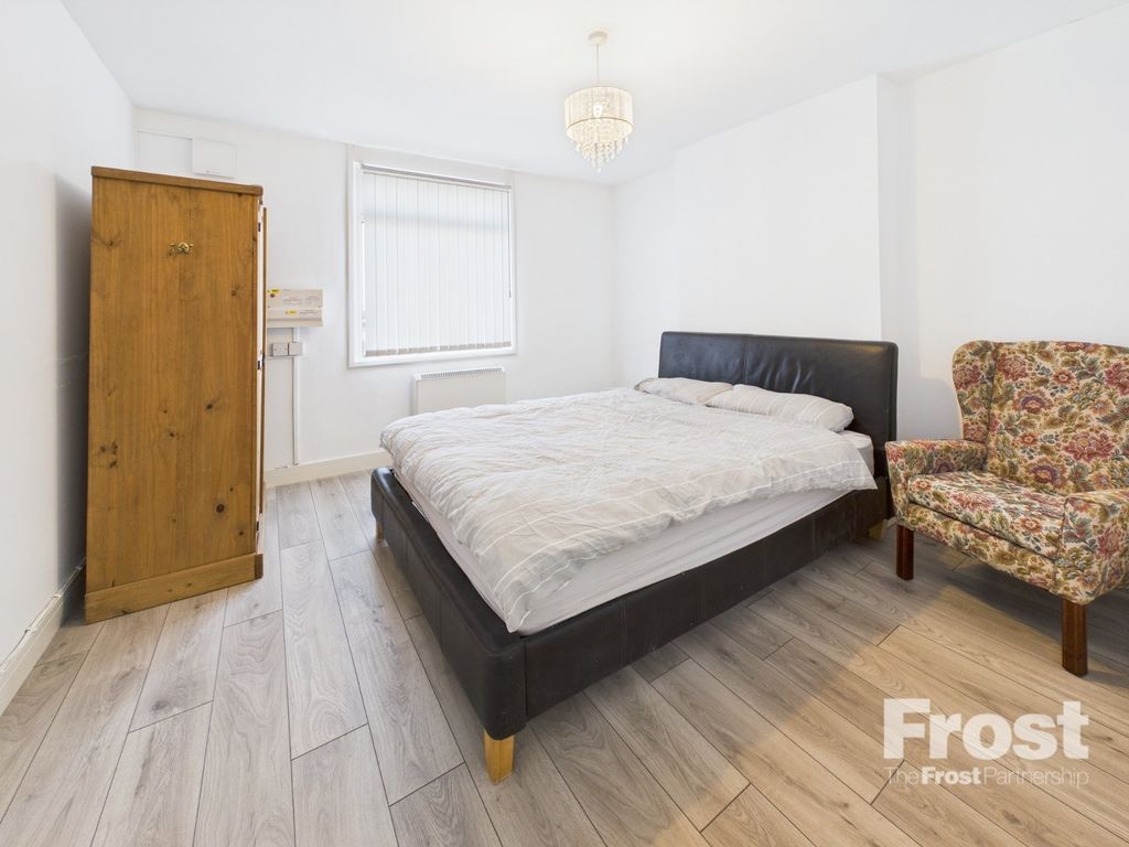 Property photo 3 of 6 Picture No. 04