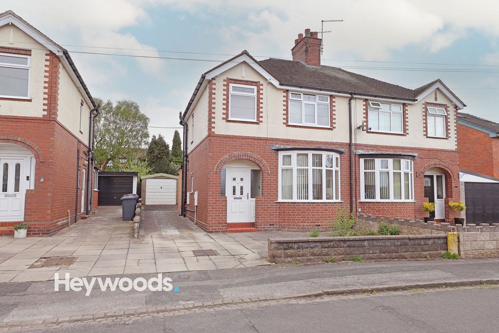 Property photo 1 of 32