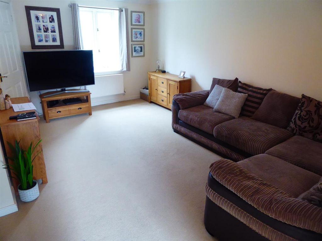 Property photo 2 of 8 Living Room