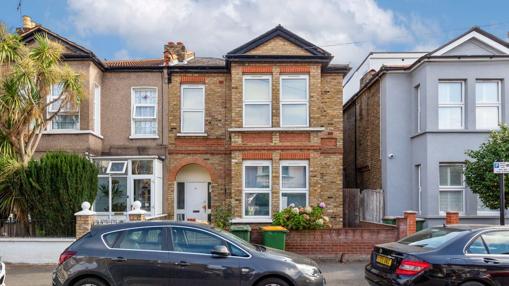 Property photo 1 of 15 Flat B, 19 Ismaila Road, Forest Gate, London, E7 9Ph