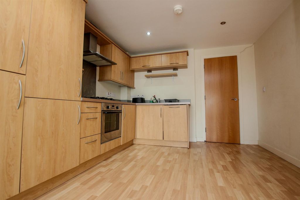 Property photo 3 of 8 Untitled-228