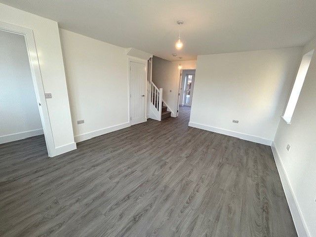 Property photo 3 of 11 Living Room